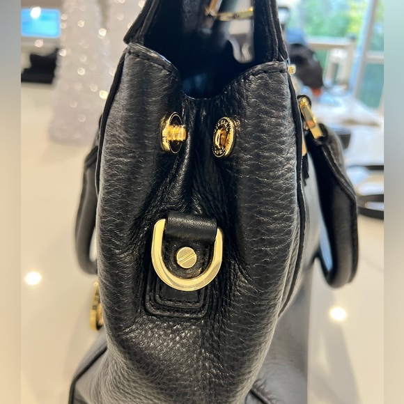 Michael Kors handbag w/ strap - Picture 3 of 12